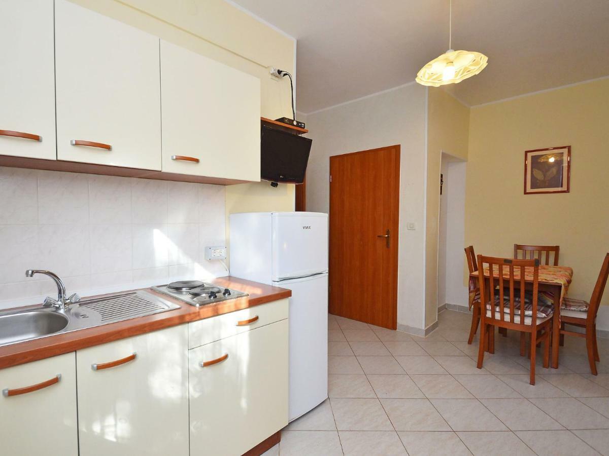 Apartment Mira-2 By Interhome Умаг Екстериор снимка